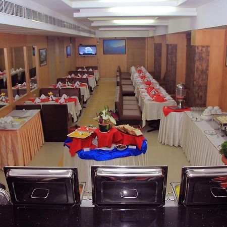 Pattom Royal Hotel Thiruvananthapuram Ngoại thất bức ảnh