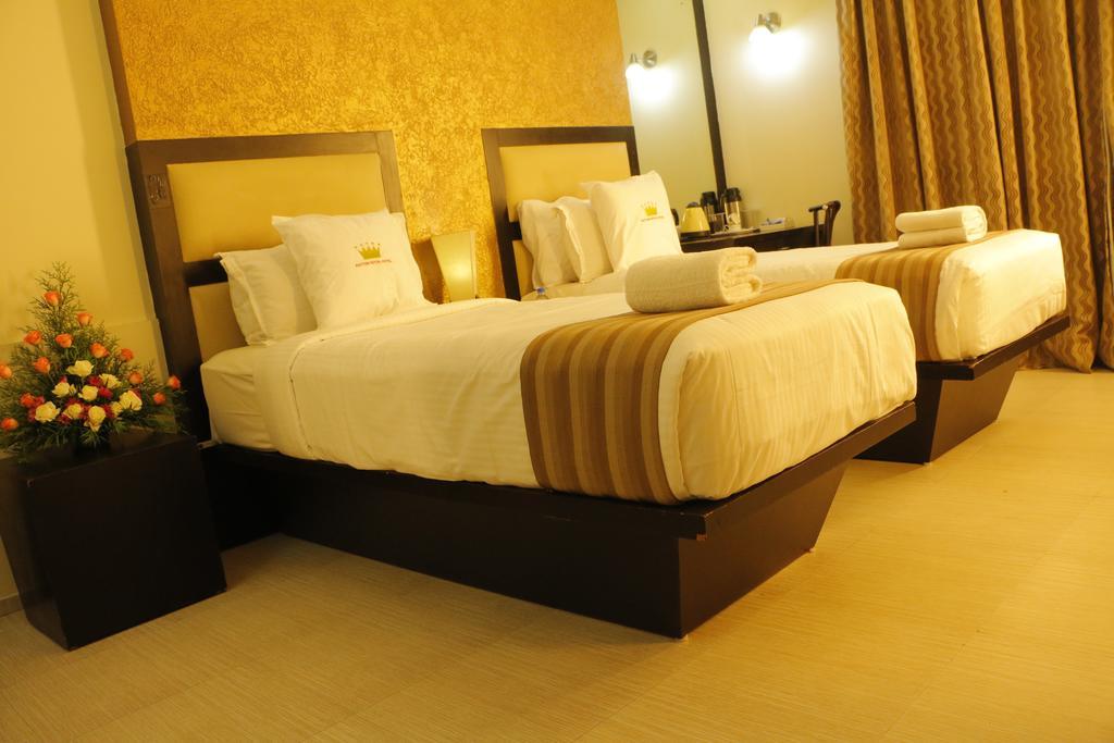 Pattom Royal Hotel Thiruvananthapuram Ngoại thất bức ảnh