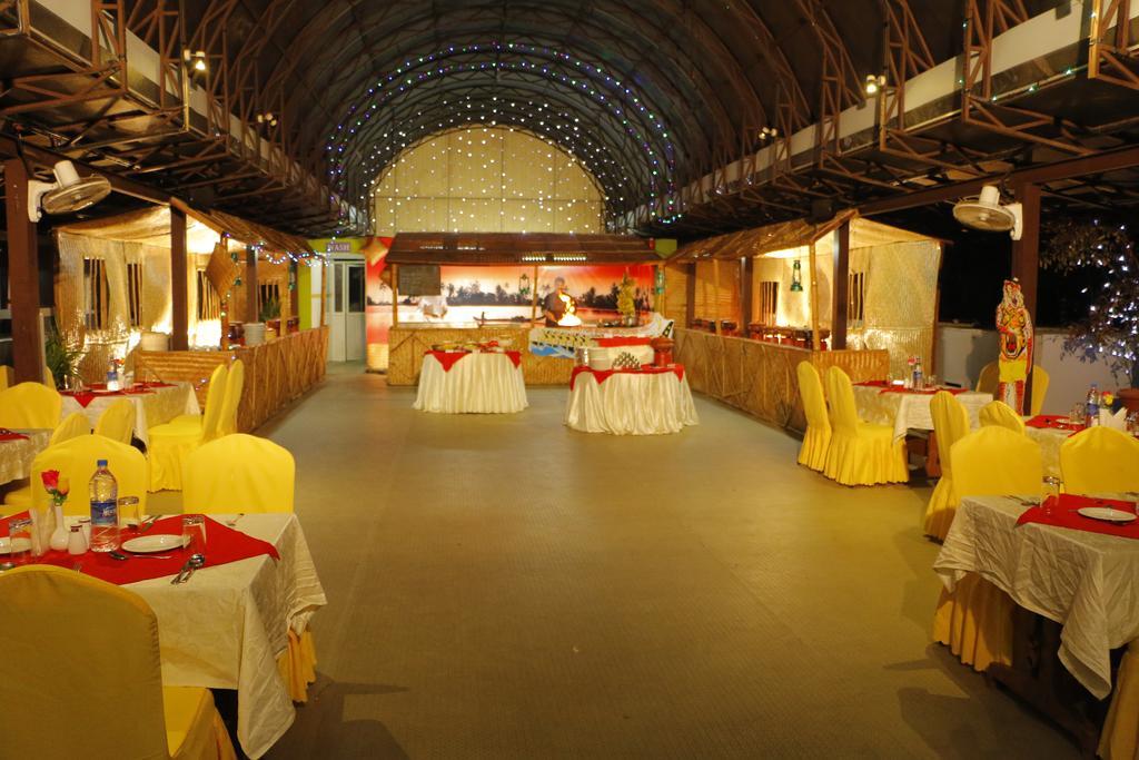 Pattom Royal Hotel Thiruvananthapuram Ngoại thất bức ảnh