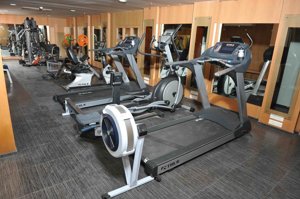 Pattom Royal Hotel Thiruvananthapuram Ngoại thất bức ảnh