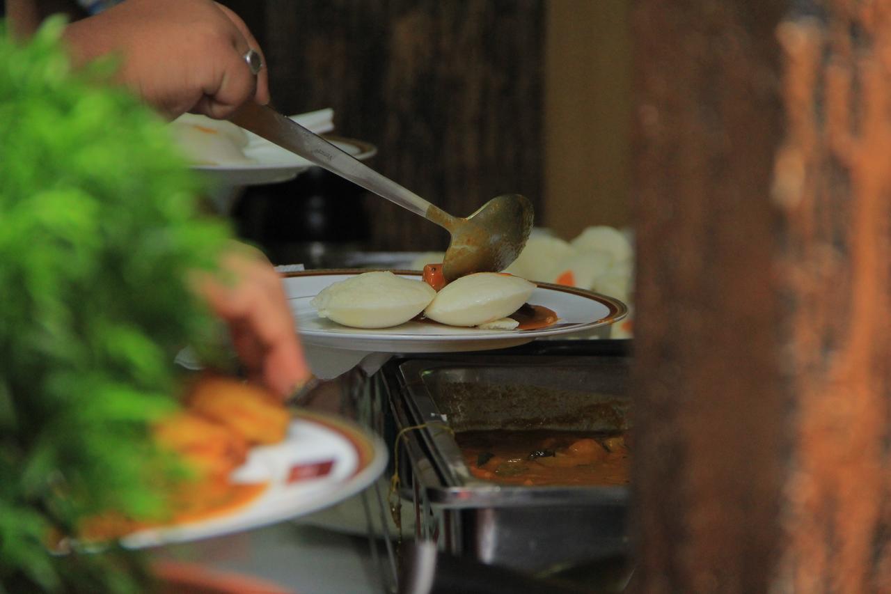 Pattom Royal Hotel Thiruvananthapuram Ngoại thất bức ảnh